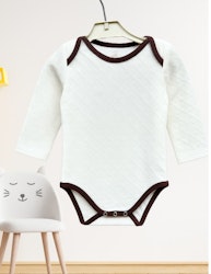 Body för Baby – Vit med Bruna Kantband och Hjärtan | Ekologisk Bomull 62-80cl