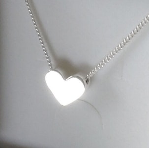 'Oya' halsband med hjärta