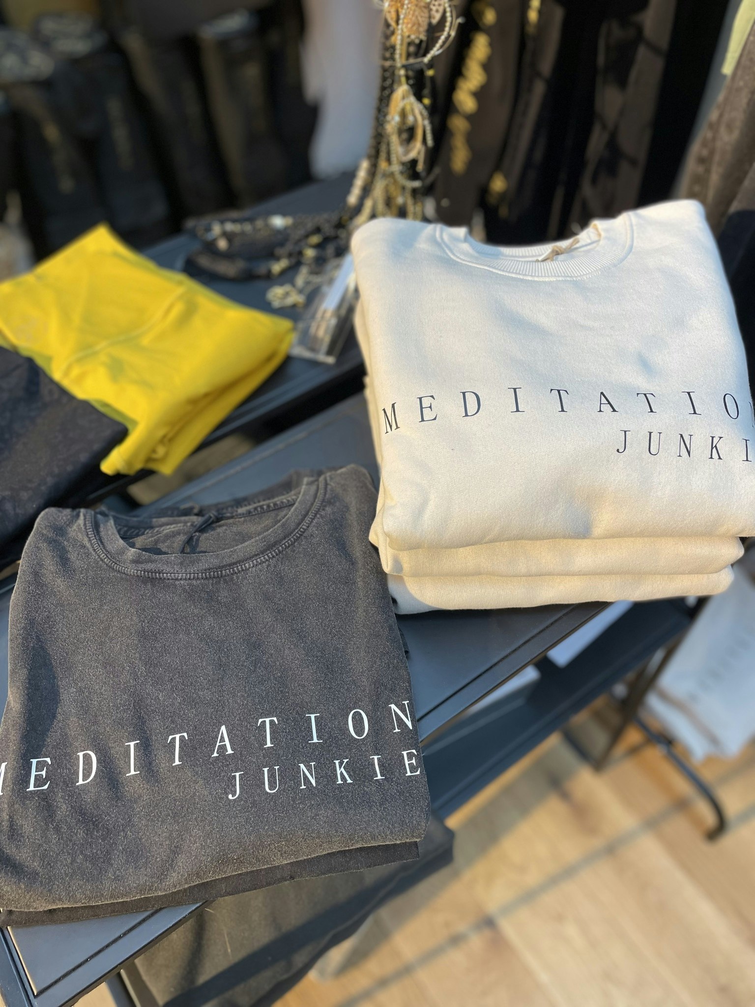 MEDITATION JUNKIE - SWEATER - BEIGE