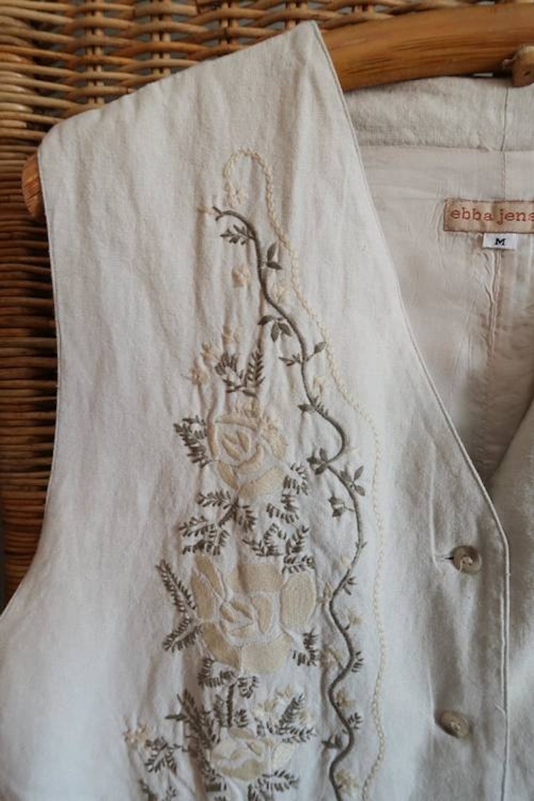Väst med broderi