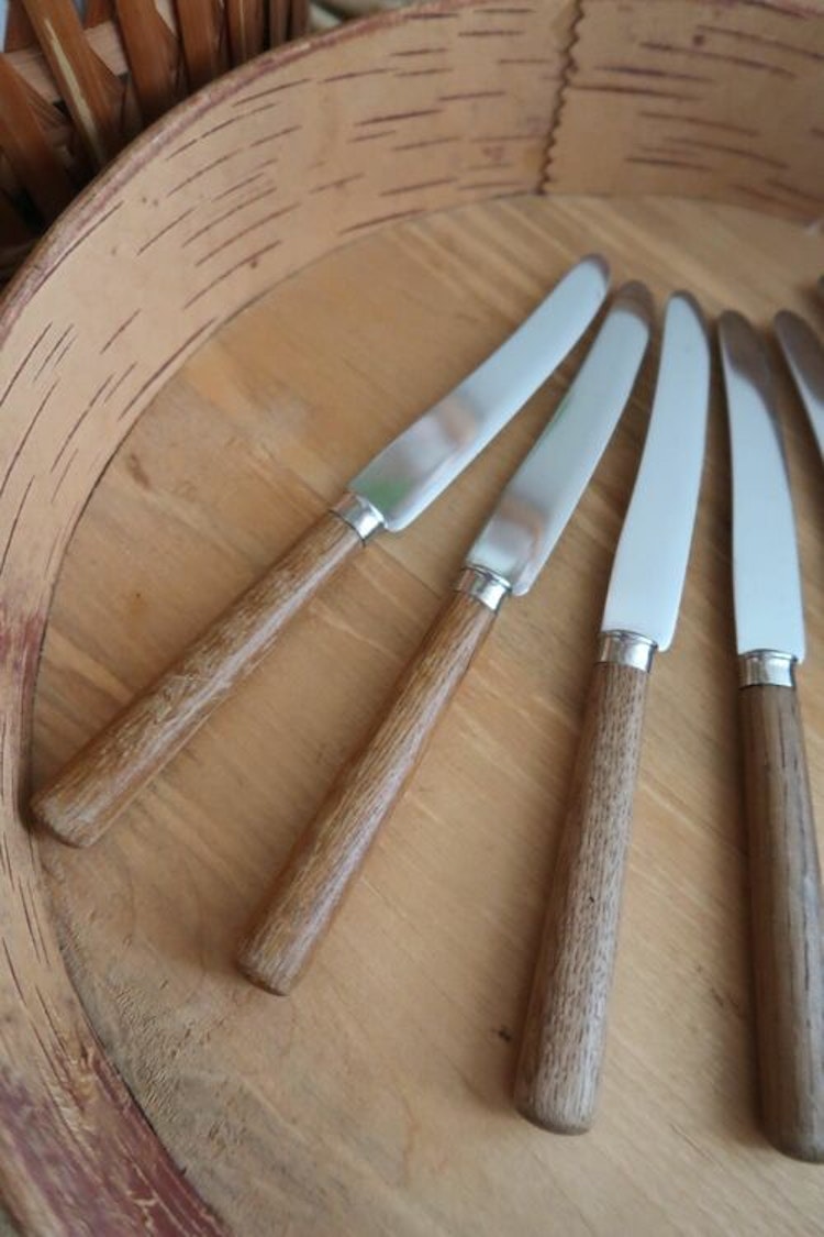 Sex knivar i trä & rostfritt stål