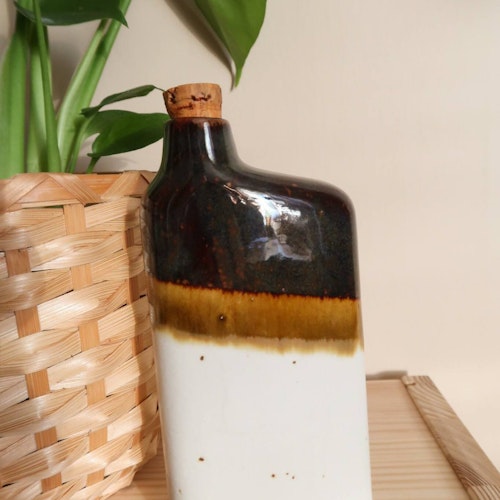 Flaskdekoration i keramik