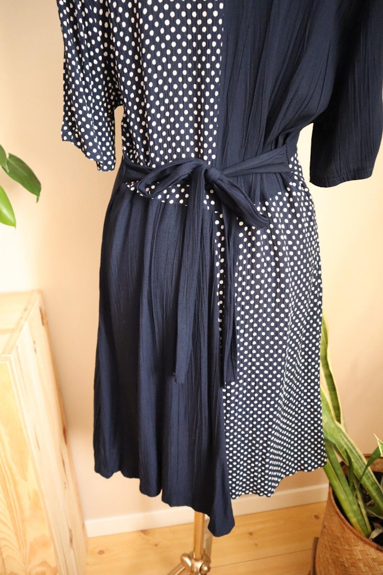 Mörkblå vintageklänning