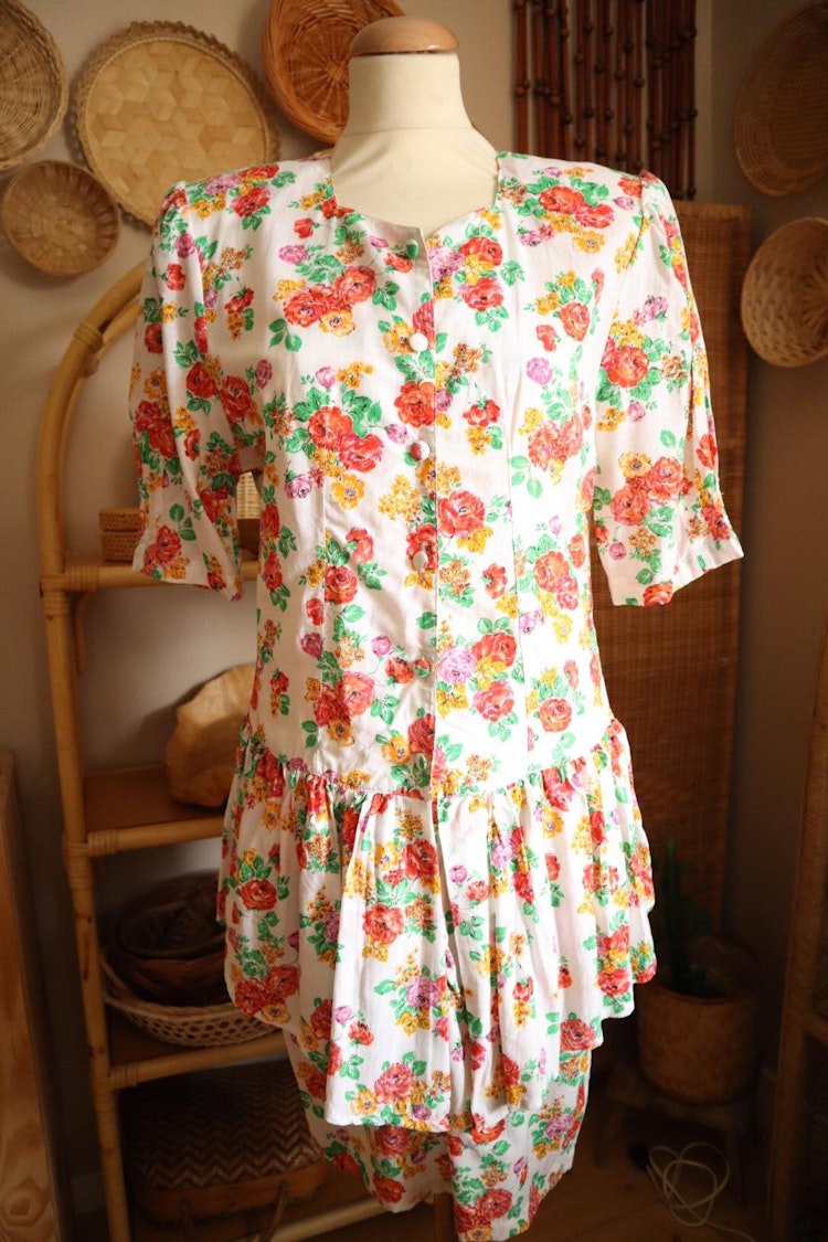Blommig vintageklänning