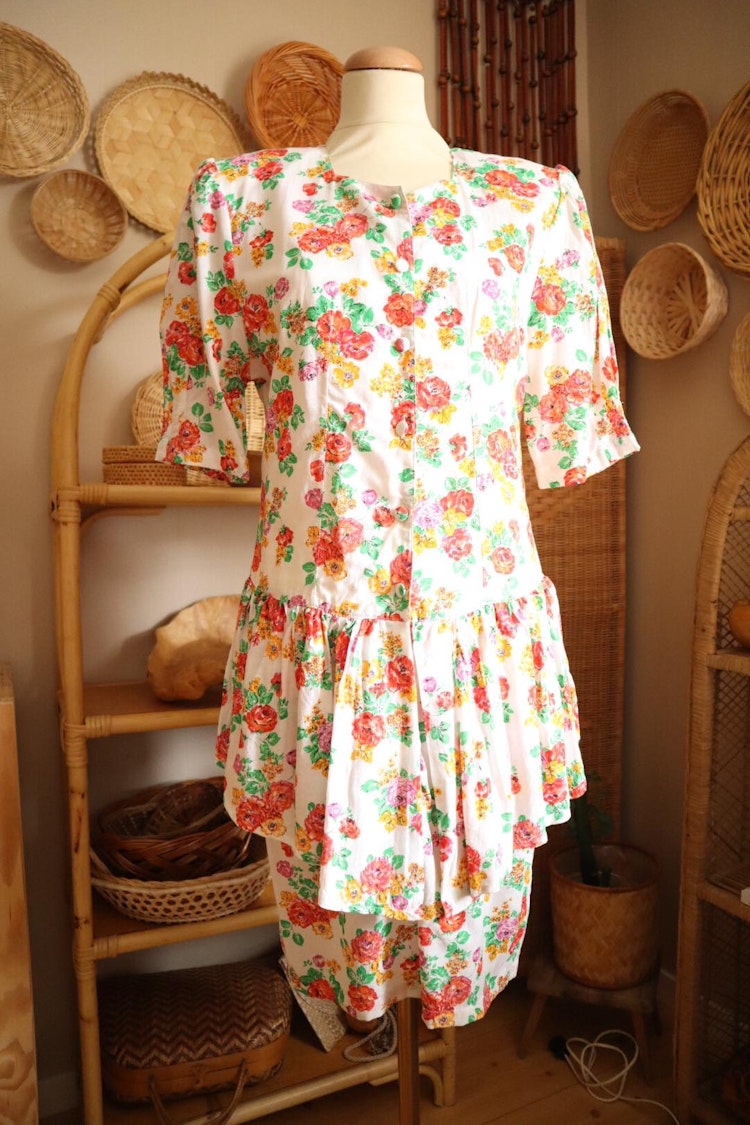 Blommig vintageklänning
