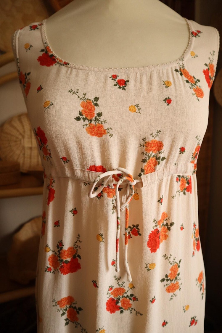 Lång blommig vintage klänning