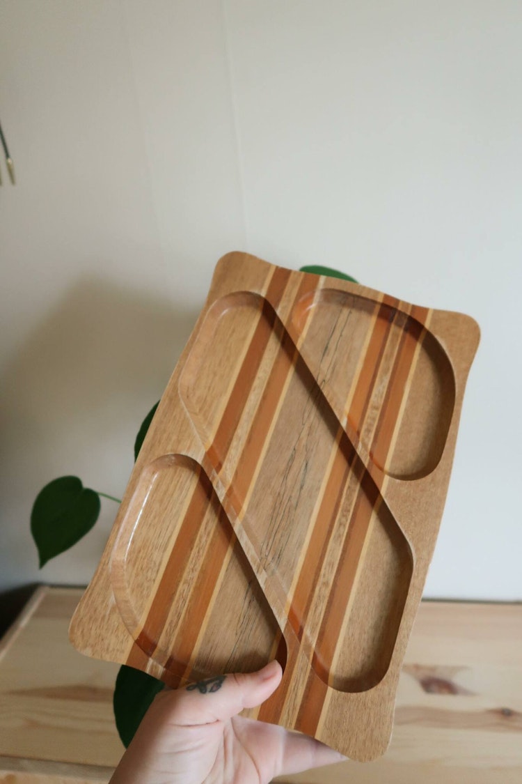 Träbricka med tre fack
