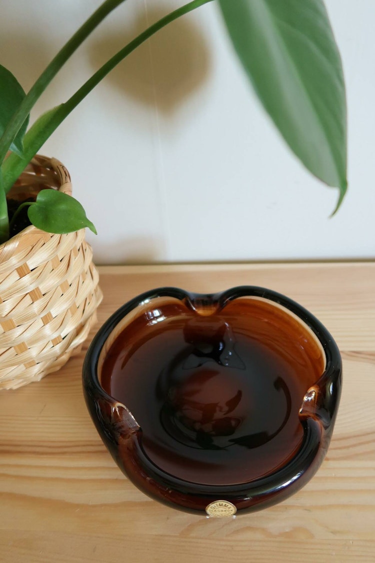 Skål i brunt glas