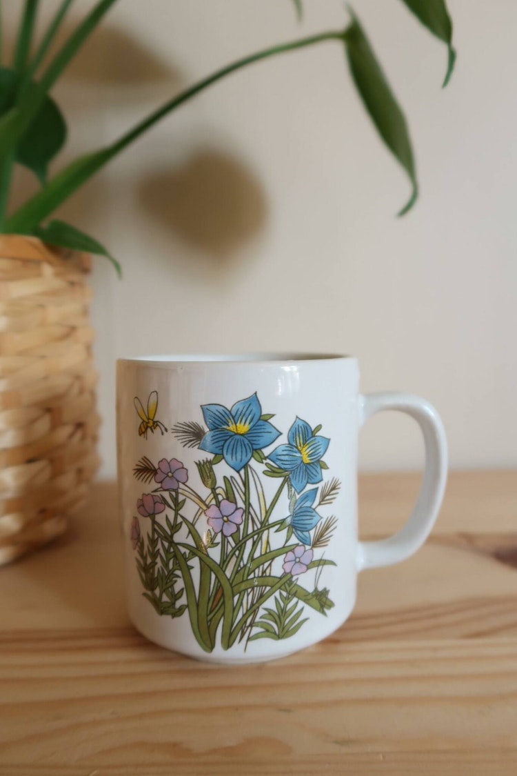 Blommig mugg