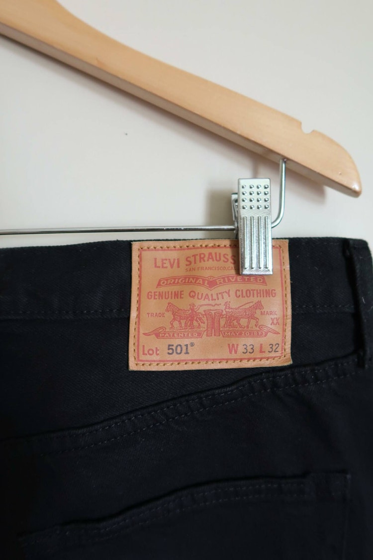 Svarta Levis 501 W33 L32