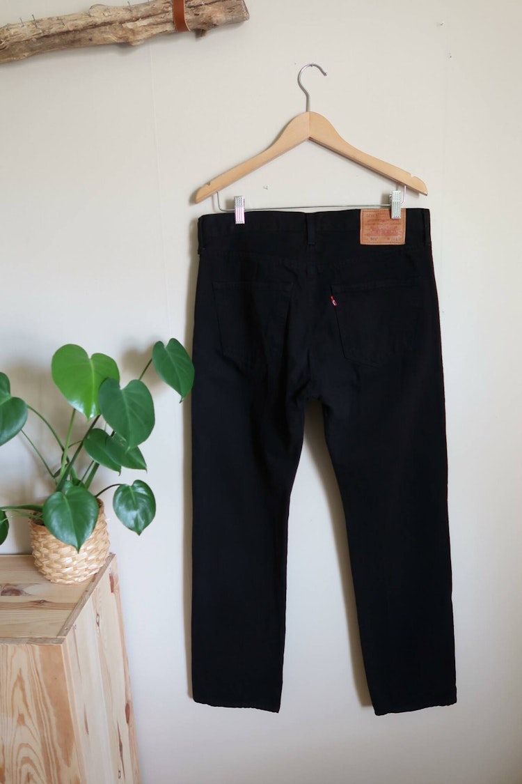 Svarta Levis 501 W33 L32