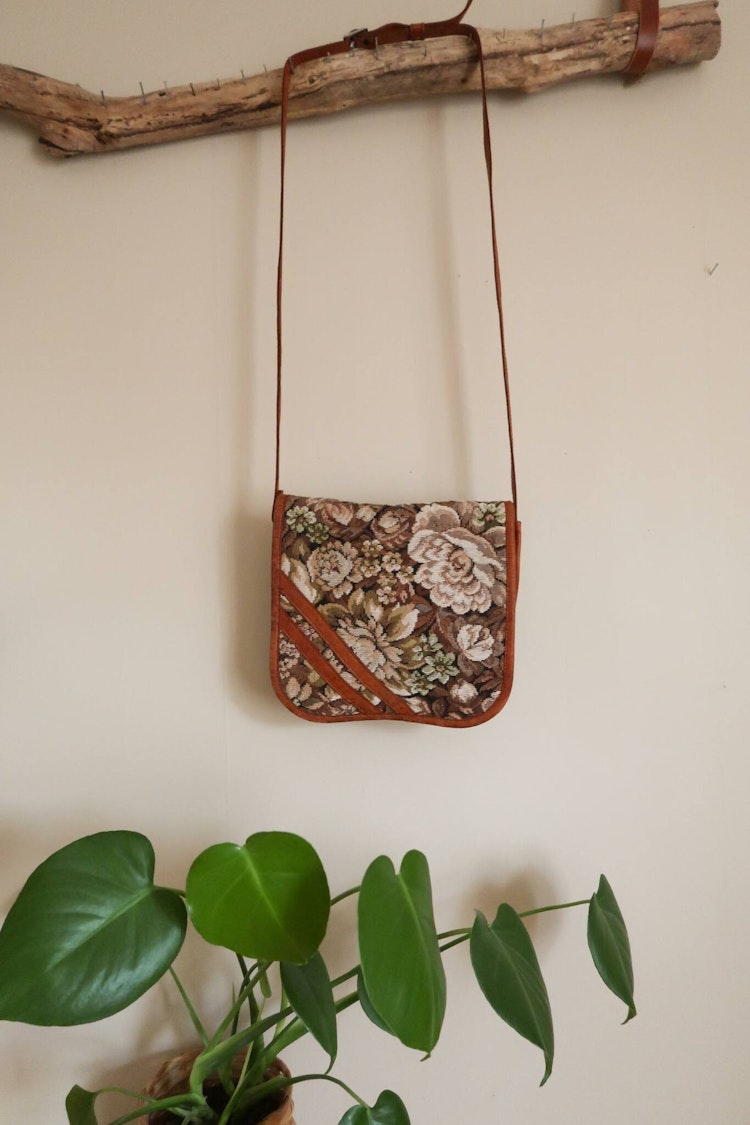 Vintage väska blommig/skinn