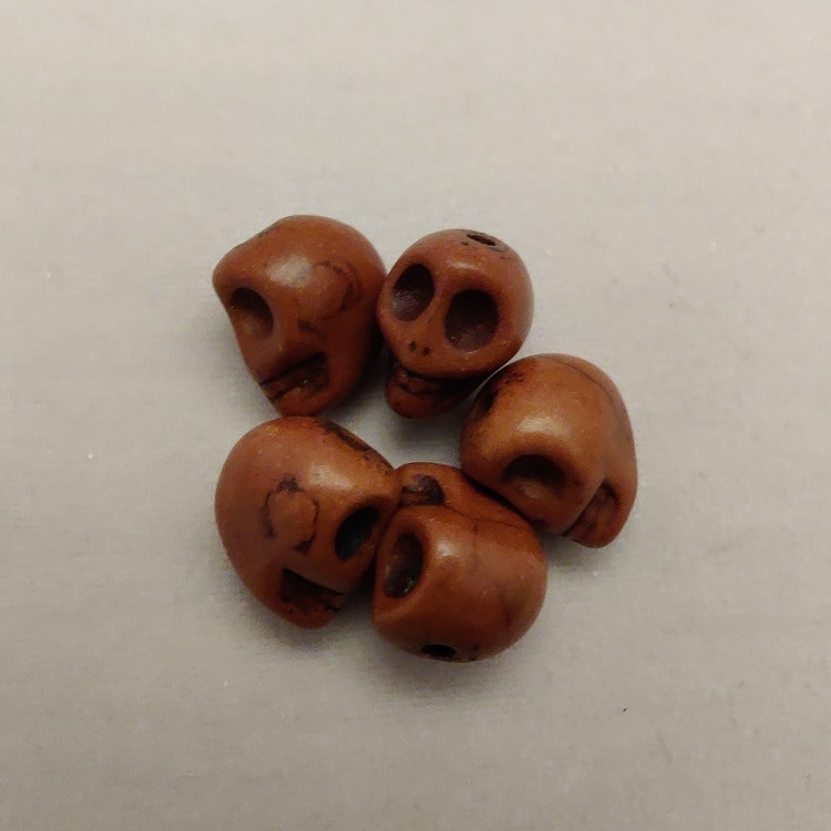 Döskalle, Syntetisk howlite, 9x7,5x9mm