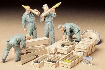 German Ammo-Loading Crew, 1/35