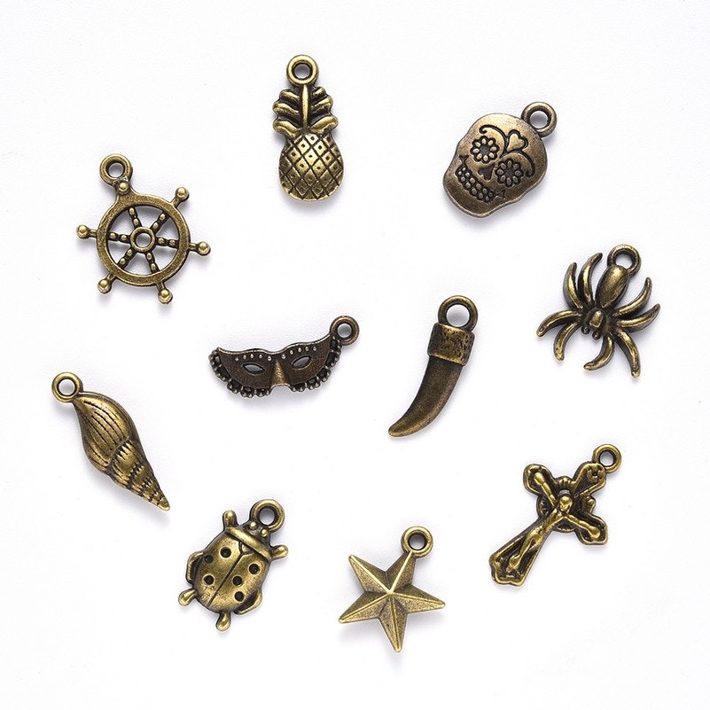 100 olika berlocker, Antique Bronze
