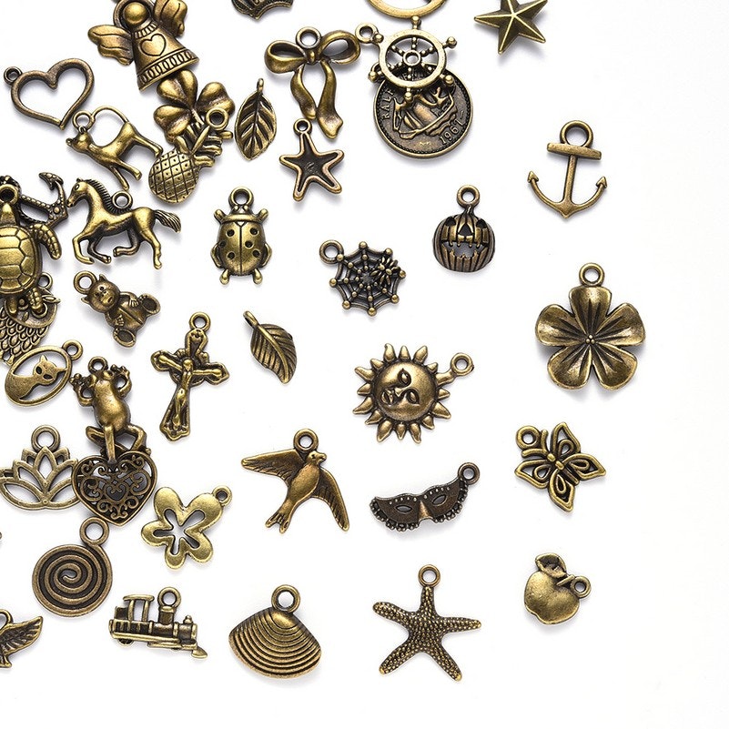 100 olika berlocker, Antique Bronze