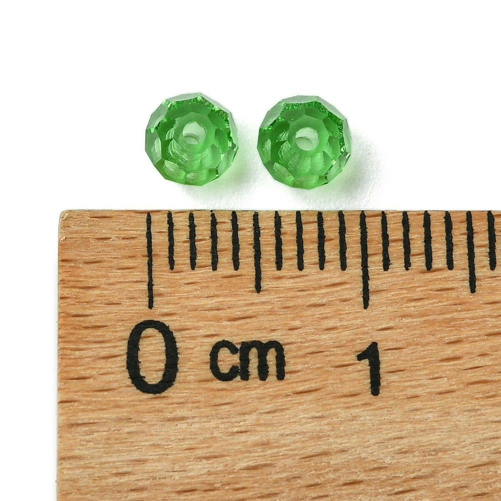 Preciosa® Runda facetterade 4mm, 24 st, Peridot