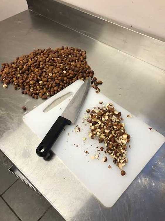Kniv och nötter