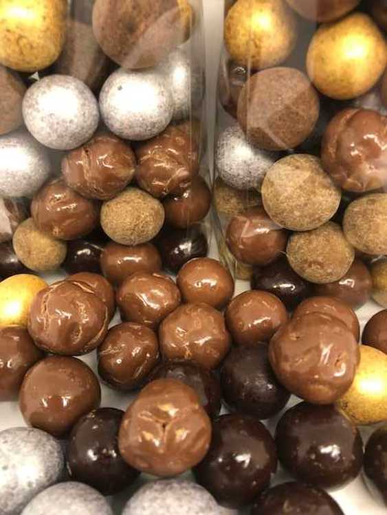 Mix med choklad hasselnötter