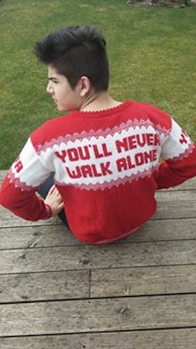 Mønster på genseren : YNWA