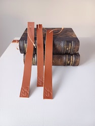 "Readme" Bokmärke Konstläder