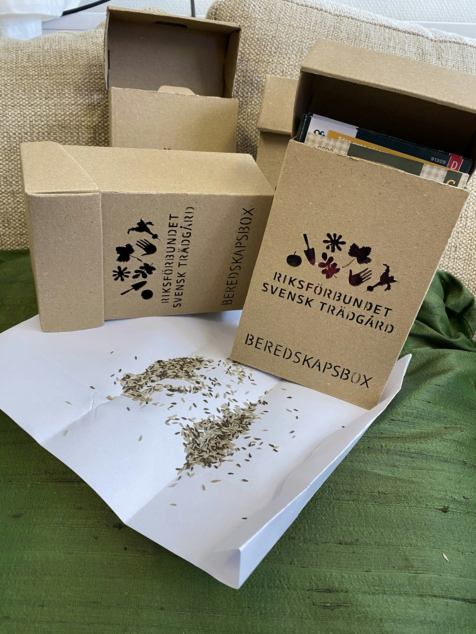 Beredskapsboxen - kartong för fröer
