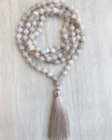 Crazy agate frostad vit/beige 8 mm, 1 sträng