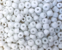 Seed beads vita ca 4 mm, ca 150 st