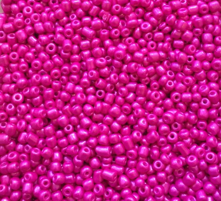 Seed beads 4 mm cerise, 20 gr (150 st)