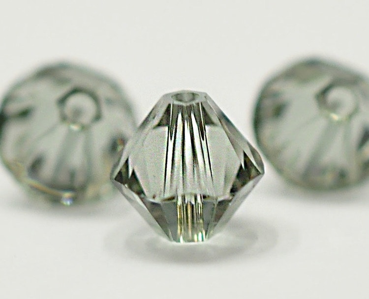 Swarovski 6 mm bicone grå, 1 st