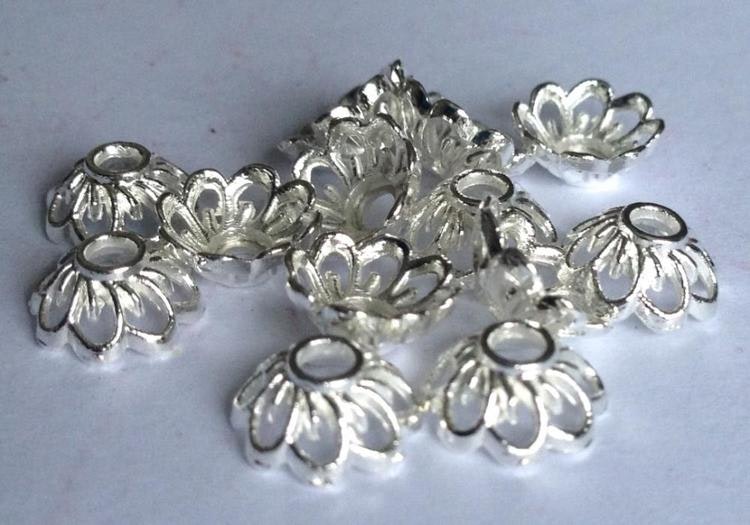 Silverfärgade pärlhattar 10 mm, 20 st - Bicone Design AB - Pärlor och  smyckesdelar
