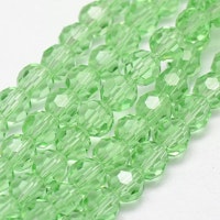 Facetterade glaspärlor 8 mm ljusgröna, 1 sträng