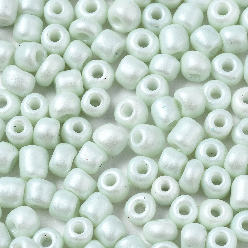 Seed beads 4 mm mint, ca 150 st