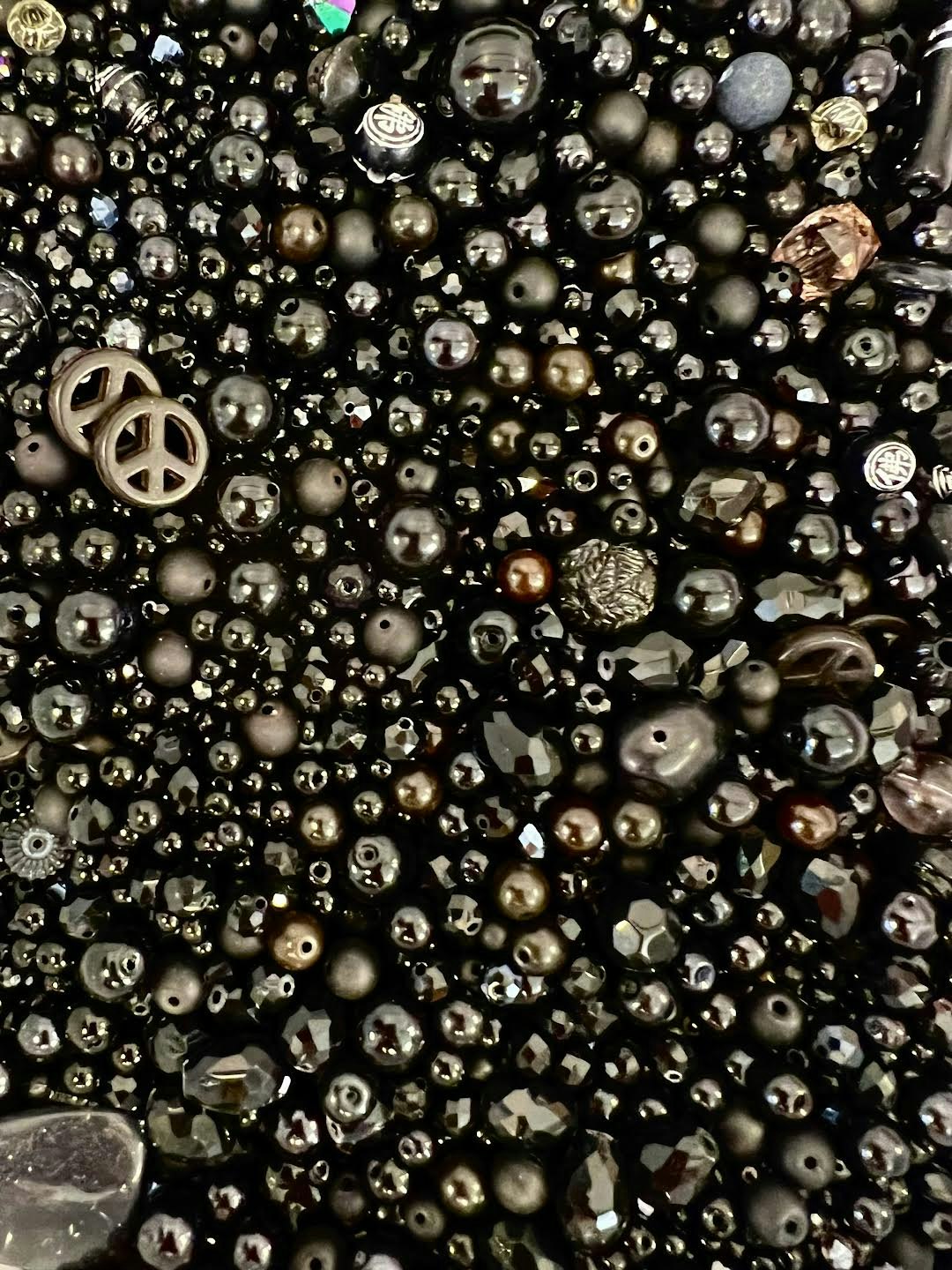 Pärlmix svart, ca 80 gr