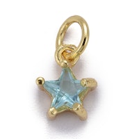 Guldfärgad berlock ljusblå stjärna med cubic zirconia, 1 st