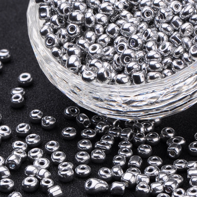 Seed beads 4 mm silver, ca 2500 st