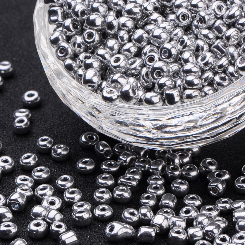 Seed beads 4 mm silver, ca 150 st