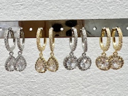 Guldfärgad rund mönstrad berlock cubic zirconia, 1 st