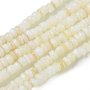 Snäckskalsrondeller 4x2 mm natur, 1 sträng