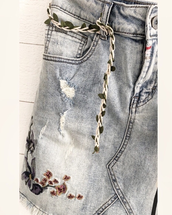 Jeans kjol med det lilla extra - ButikVirrhöna