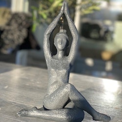 Skulptur "Yoga Tuwa" svart