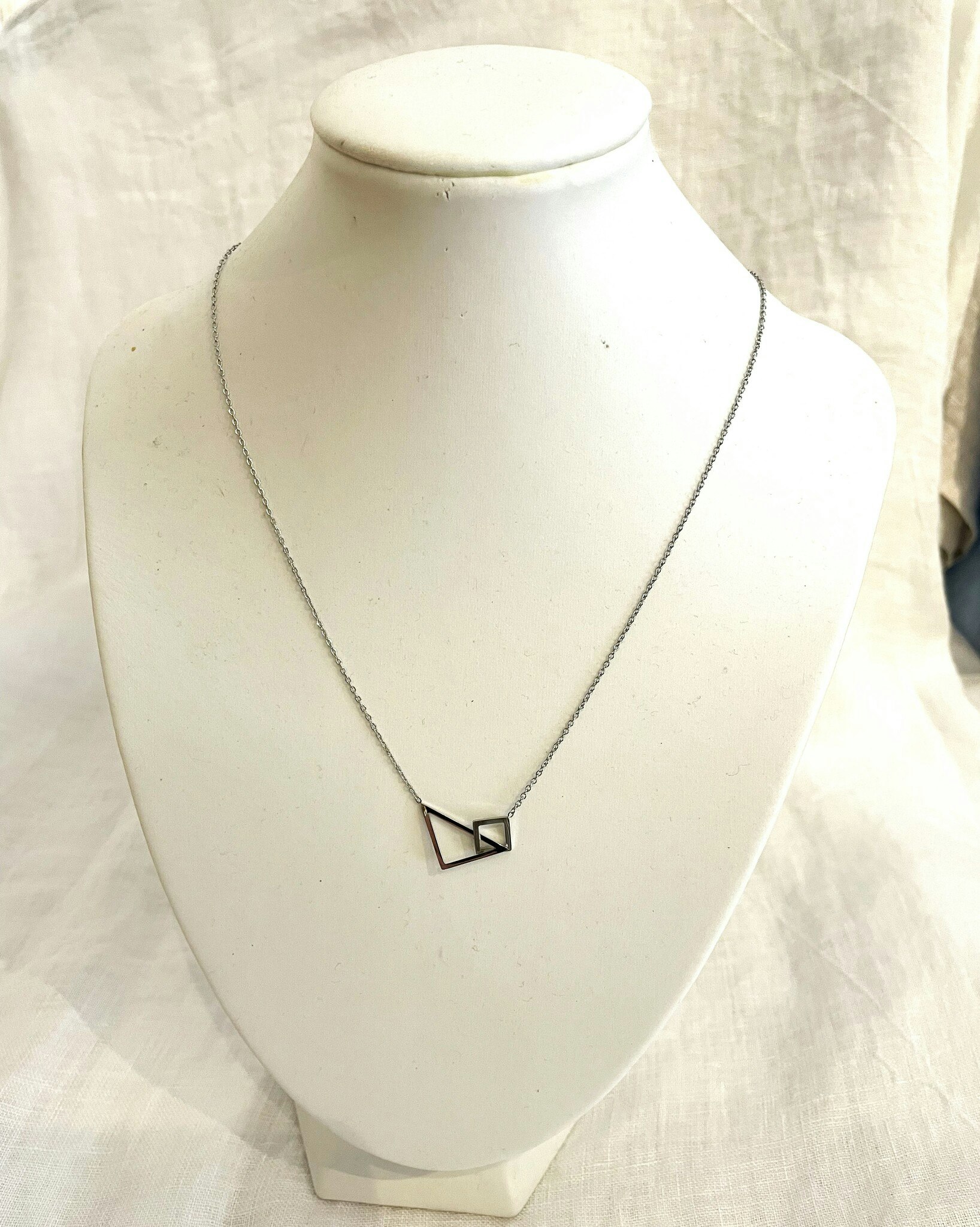 Halsband Triangel silver