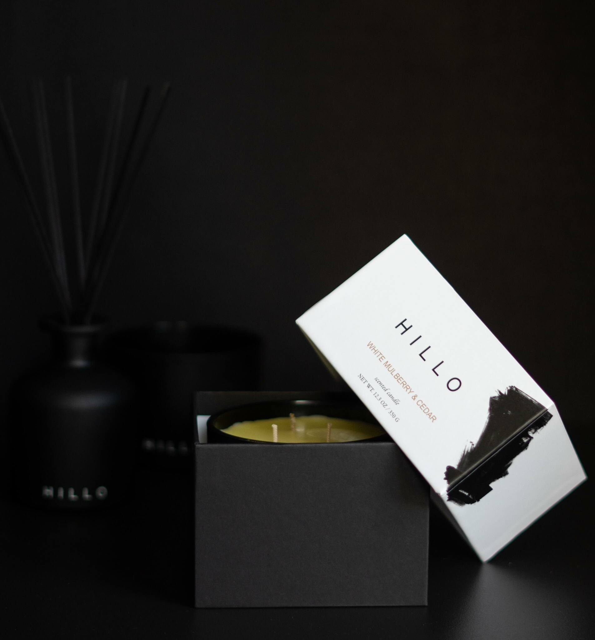 Hillo Scented Soy Candle - Mullberry & Cedar