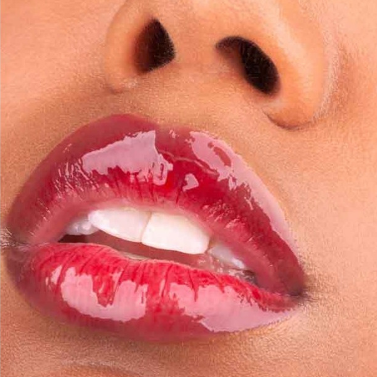 Mádara - Glossy Venom Hydrating Lip Gloss - Ruby Red