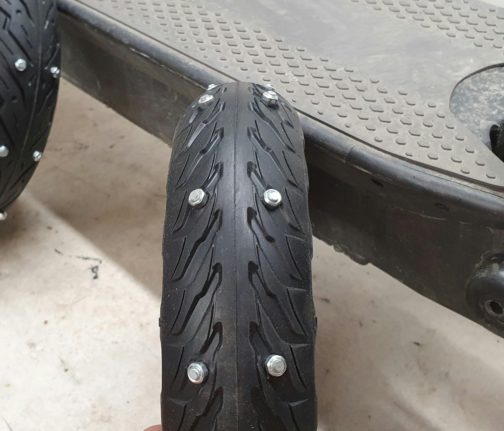 2x Winter tires with studs mod Xiaomi Pro Pro 2 Essential 1S M365