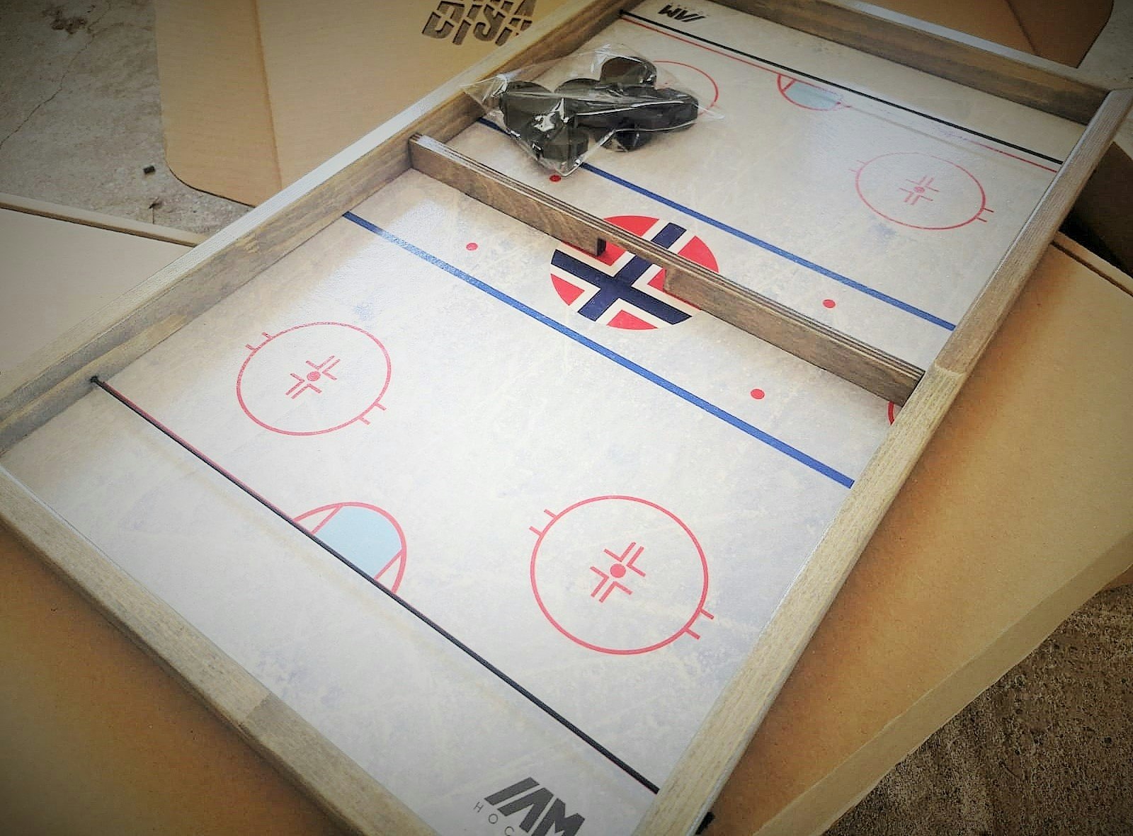 'IAMHOCKEY'' Sling Puck Game (Large Version)