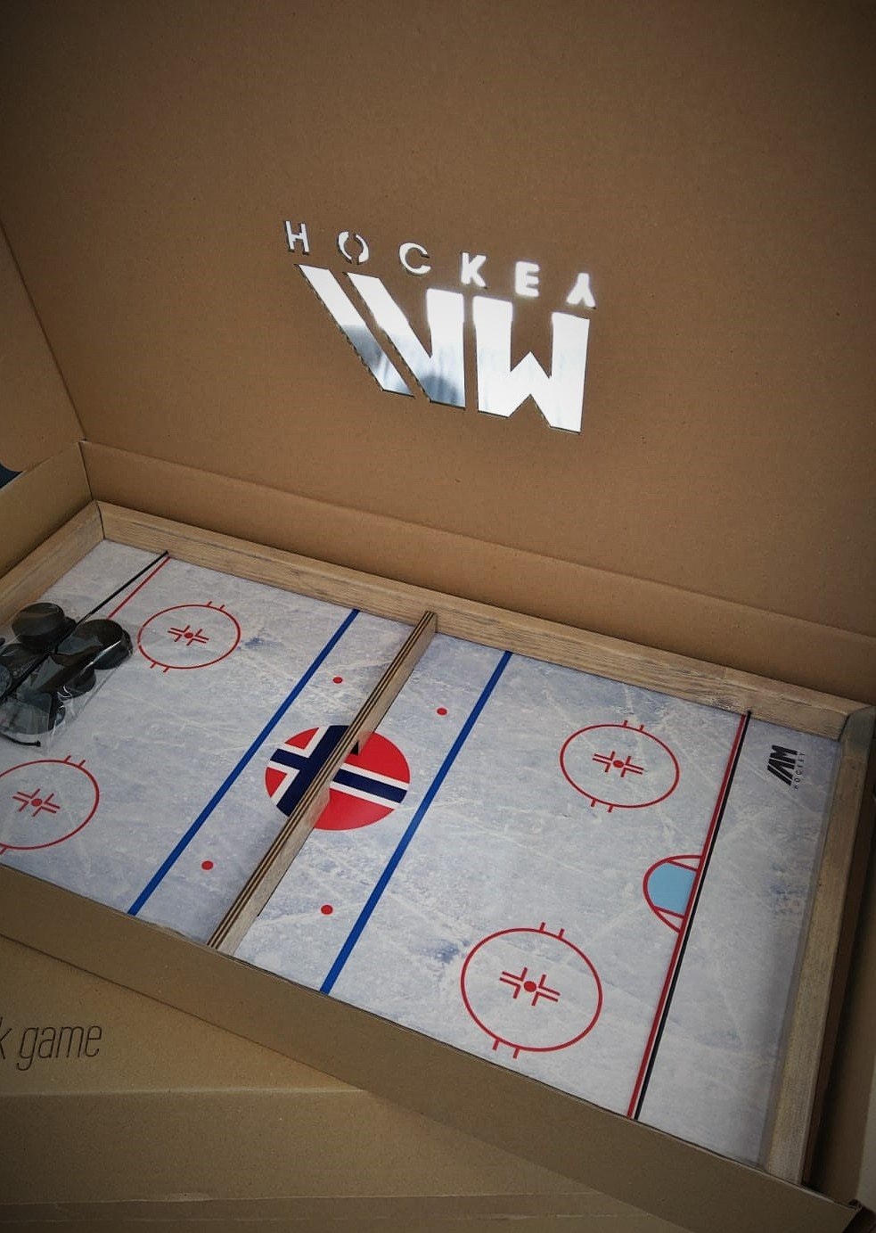 'IAMHOCKEY'' Sling Puck Game (Large Version)