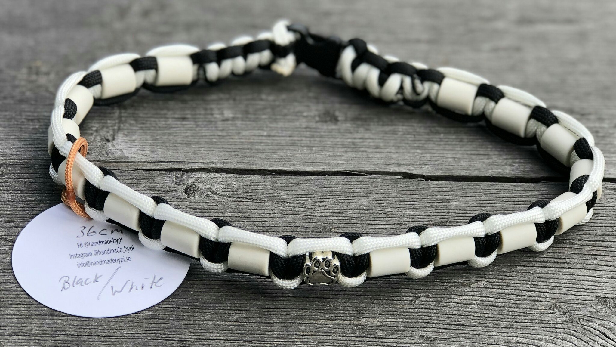 36 cm fästinghalsband White/Svart