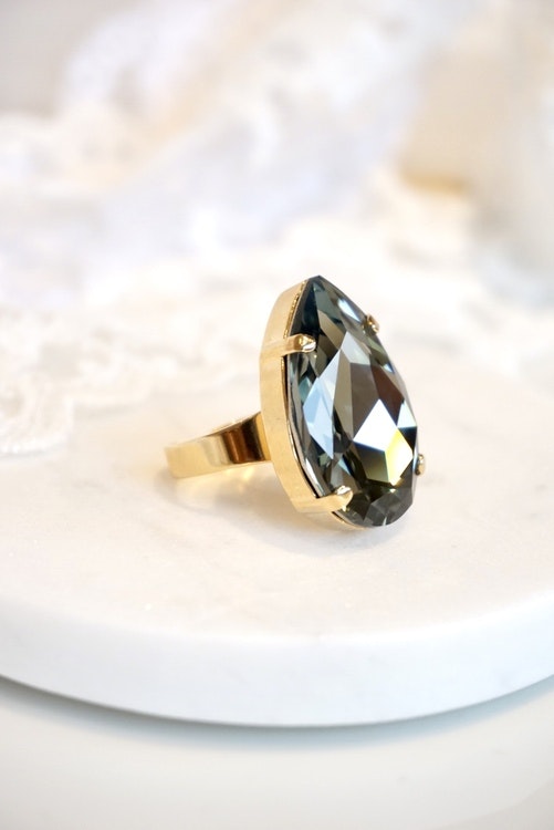 Daphne ring, mange farger, gull eller rhodium