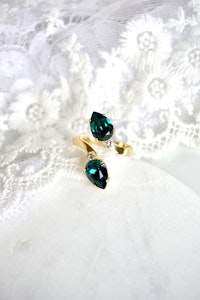 Leonore ring